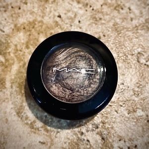 Mac eyeshadow